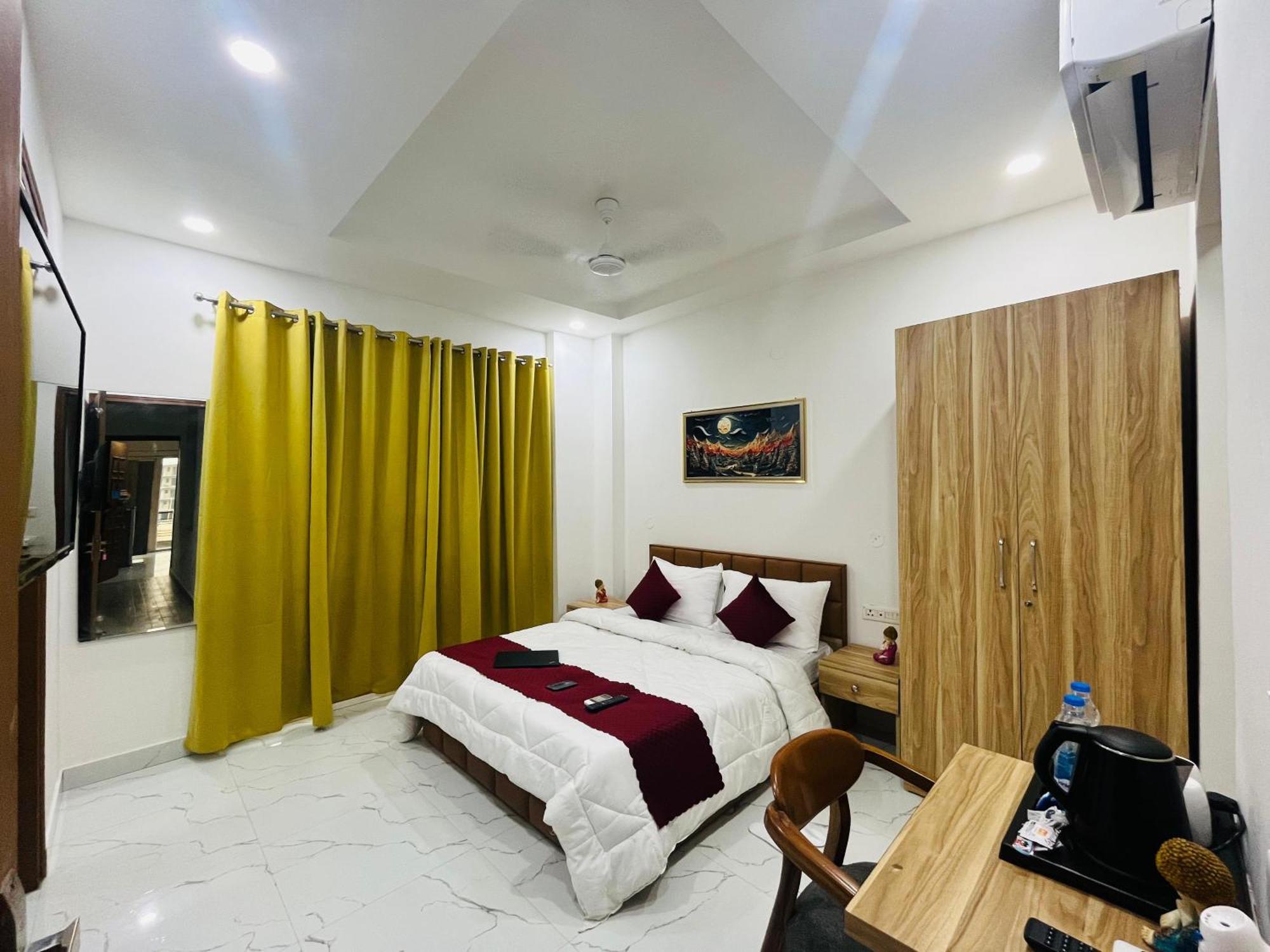The Lodgers Studio Apartment Infront Of Artemis Hospital Gurugram Gurgaon Exterior photo
