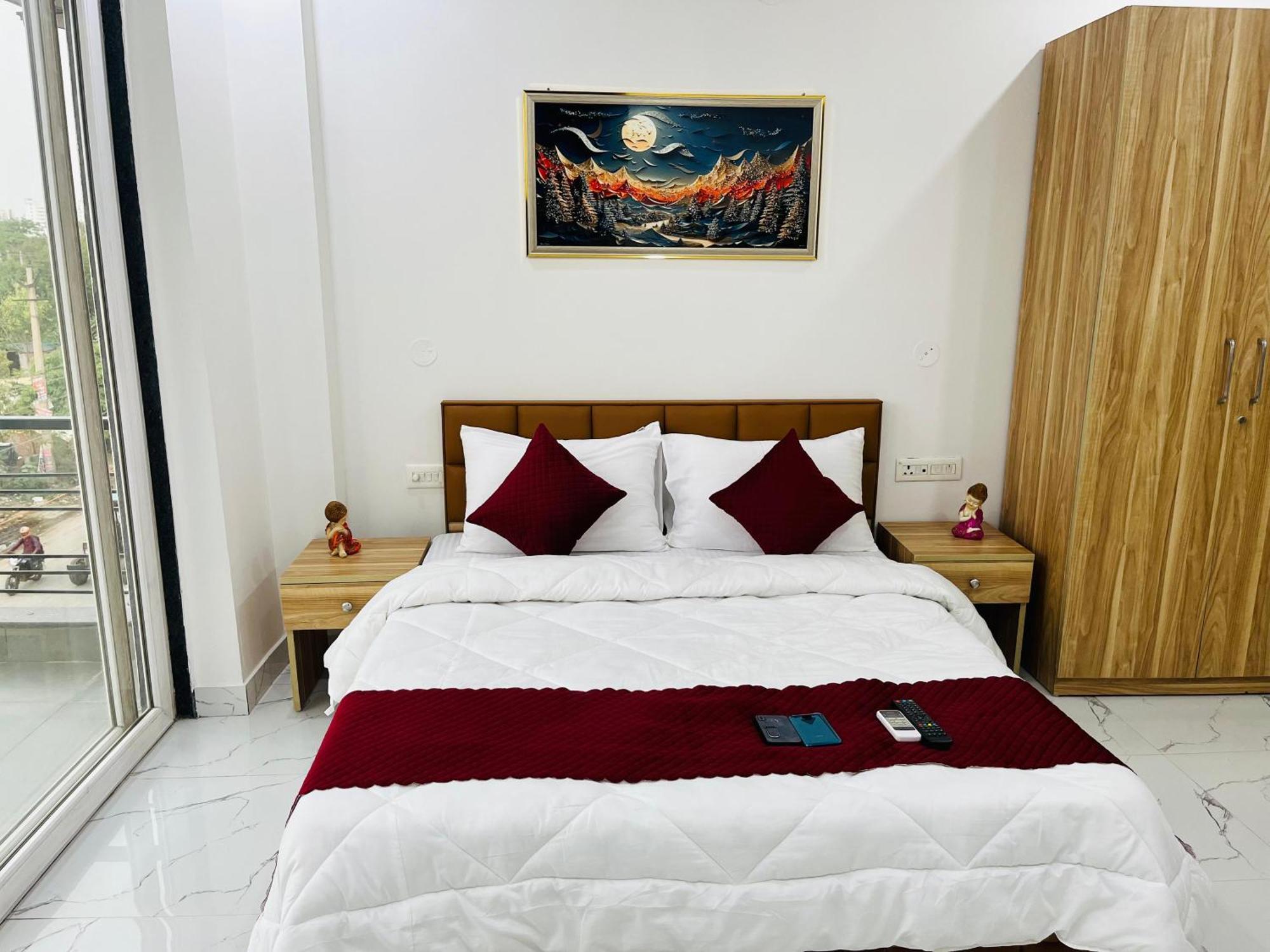 The Lodgers Studio Apartment Infront Of Artemis Hospital Gurugram Gurgaon Exterior photo