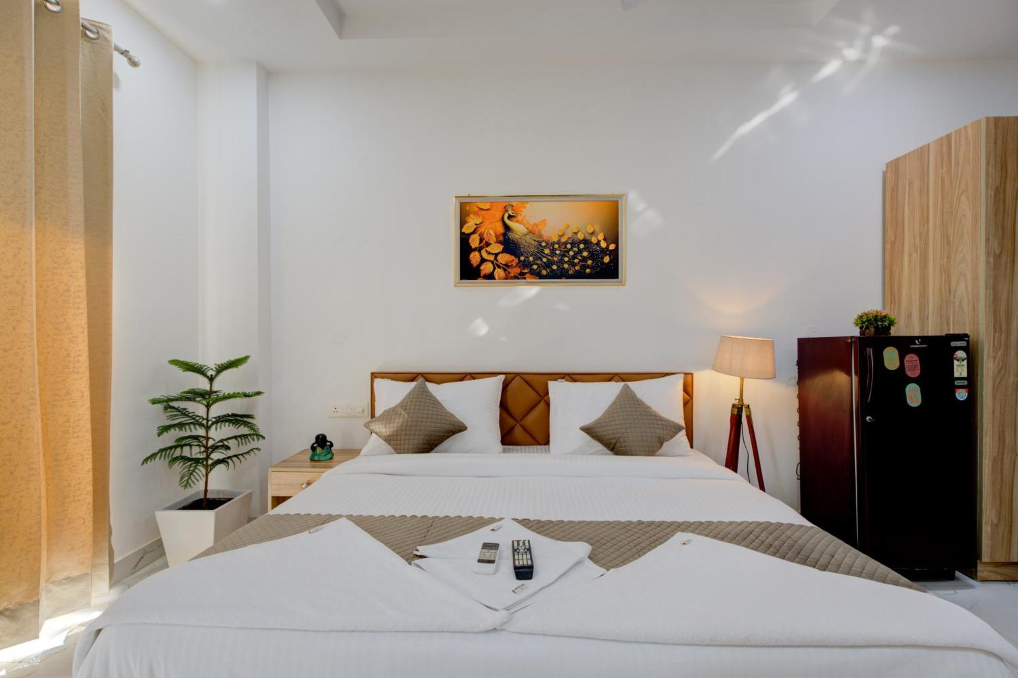 The Lodgers Studio Apartment Infront Of Artemis Hospital Gurugram Gurgaon Exterior photo