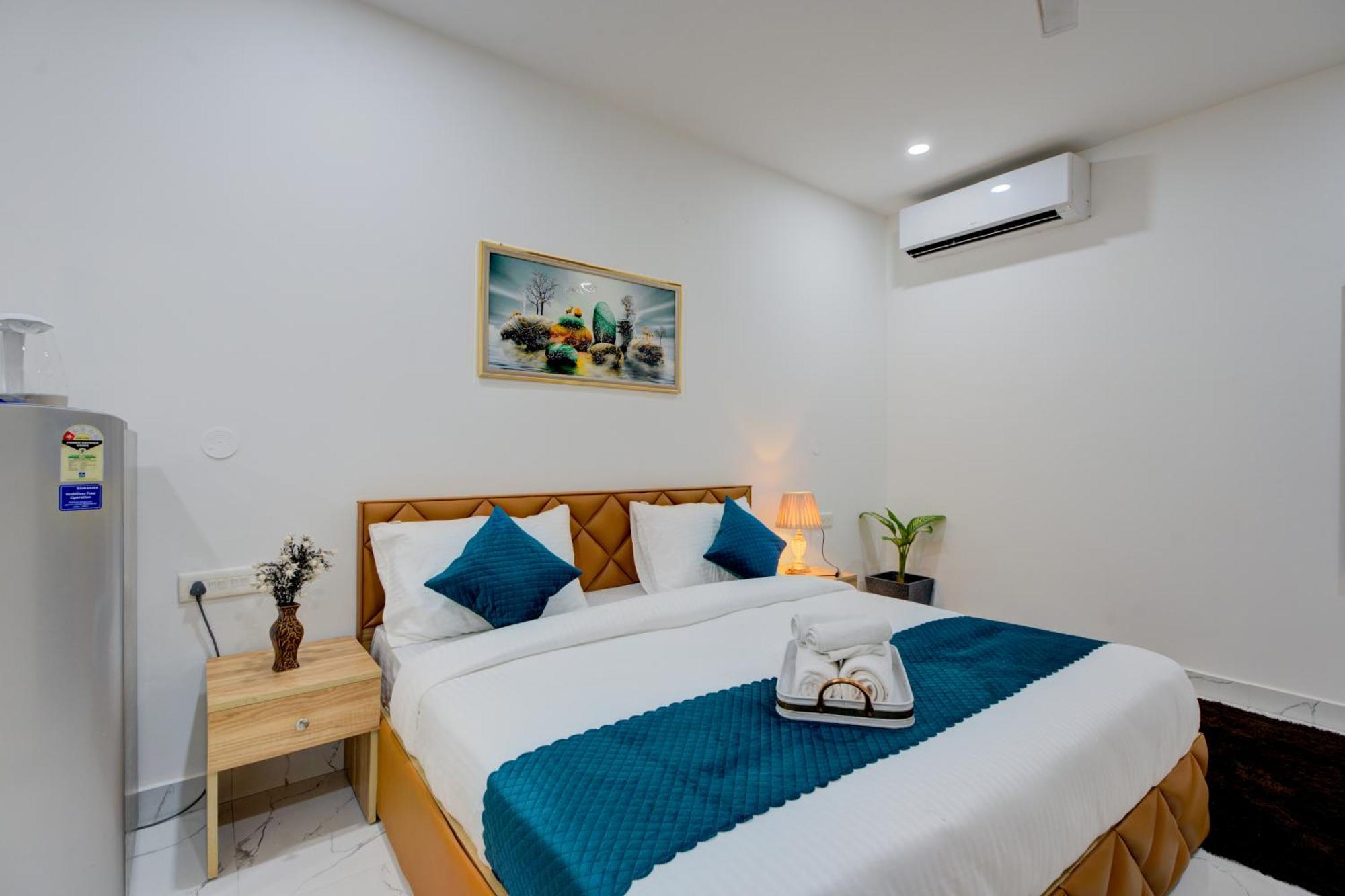The Lodgers Studio Apartment Infront Of Artemis Hospital Gurugram Gurgaon Exterior photo
