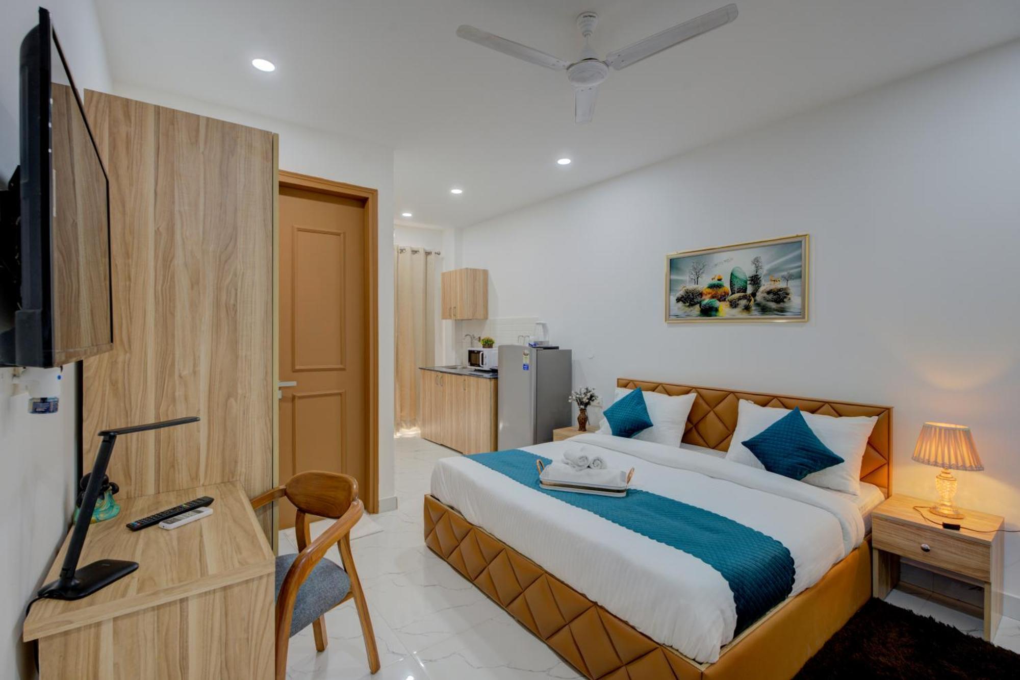 The Lodgers Studio Apartment Infront Of Artemis Hospital Gurugram Gurgaon Exterior photo